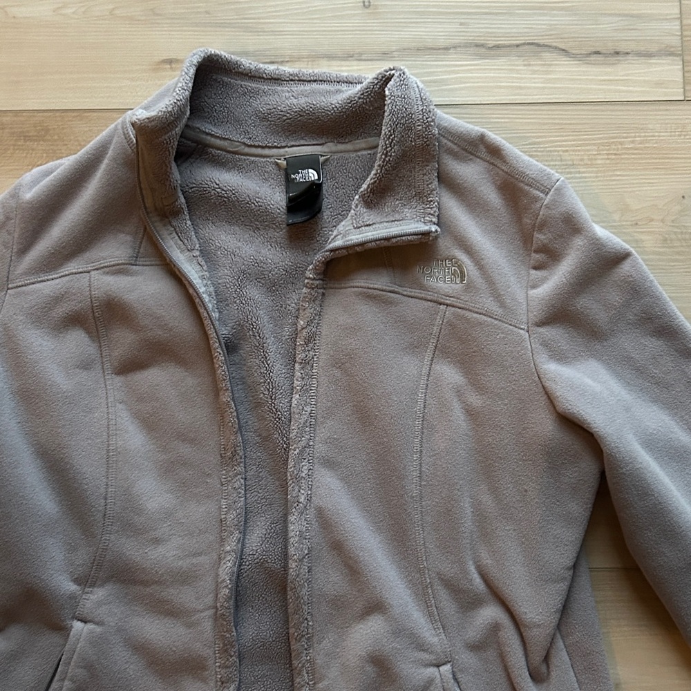 Gray North Face Lightweight Jacket - image 5